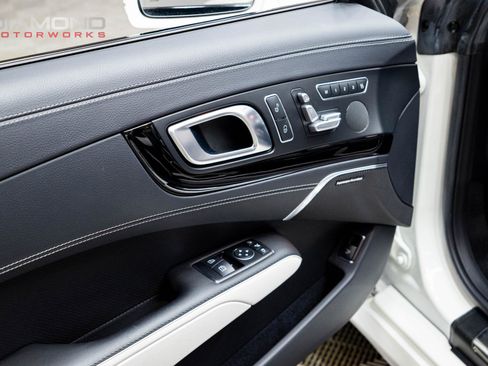 Used 2015 Mercedes-Benz SL 550 image 90