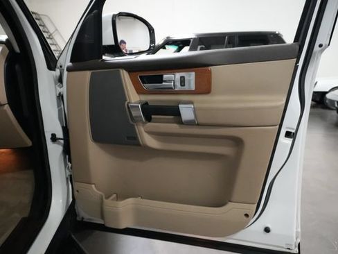 Used 2016 Land Rover LR4 HSE AWD/4WD image 25