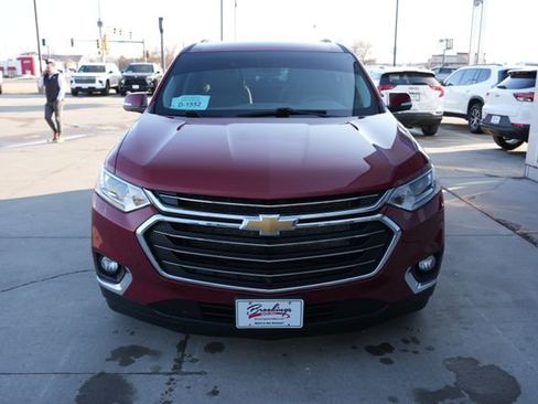 Used 2021 Chevrolet Traverse LT w/ LT Premium Package image 33