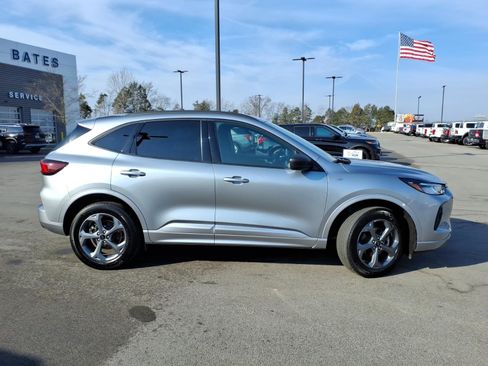 Certified 2024 Ford Escape ST-Line image 2