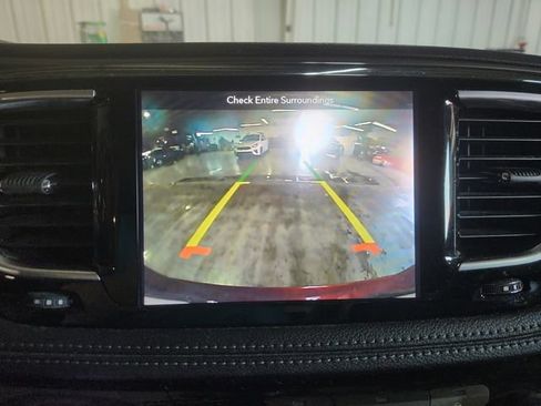 Used 2019 Chrysler Pacifica Limited FWD image 15