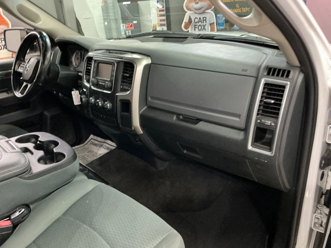 Used 2017 RAM 1500 Classic SLT AWD/4WD image 26