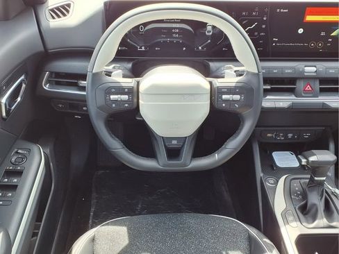 New 2025 Kia K4 GT-Line w/ GT-Line Sunroof Package image 4