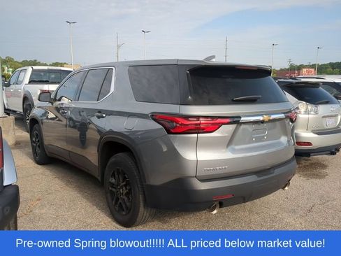 Used 2023 Chevrolet Traverse LS FWD image 2
