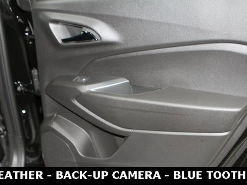 New 2026 Chevrolet Trax RS w/ Sunroof Package image 23