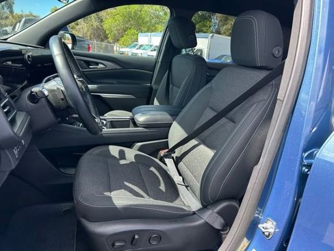 Certified 2025 Chevrolet Traverse LT image 13