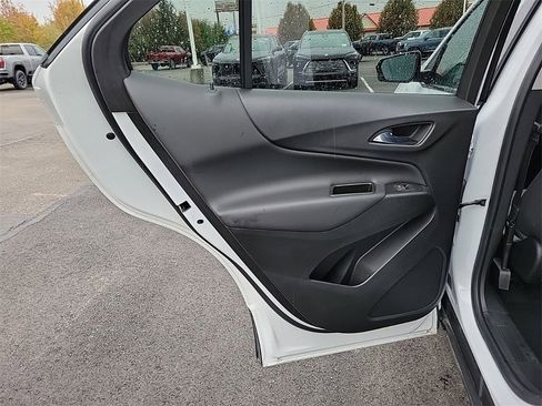 Used 2023 Chevrolet Equinox LT image 13