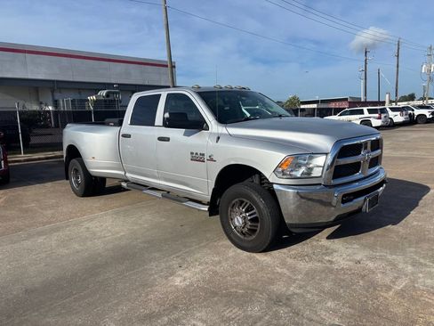 Used 2018 RAM 3500 Tradesman w/ Chrome Appearance Group AWD/4WD image 3