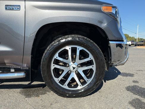 Used 2018 Toyota Tundra SR5 image 8