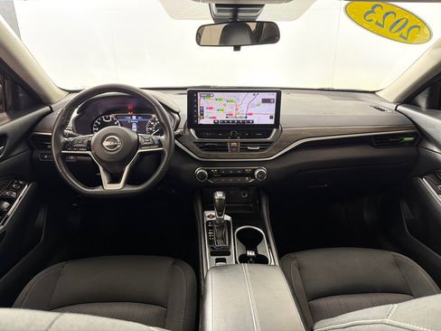 Used 2023 Nissan Altima 2.5 SV w/ SV Premium Package image 26