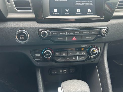 Used 2019 Kia Niro LX image 9