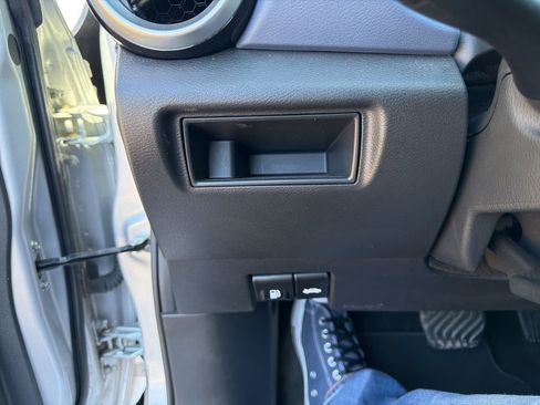 Used 2025 Nissan Versa SV image 20