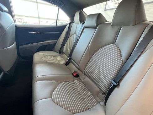 Used 2019 Toyota Camry SE FWD image 23