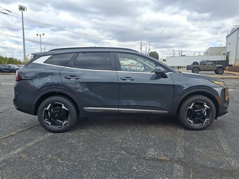 New 2026 Kia Sportage EX w/ EX Panoramic Sunroof Package image 9