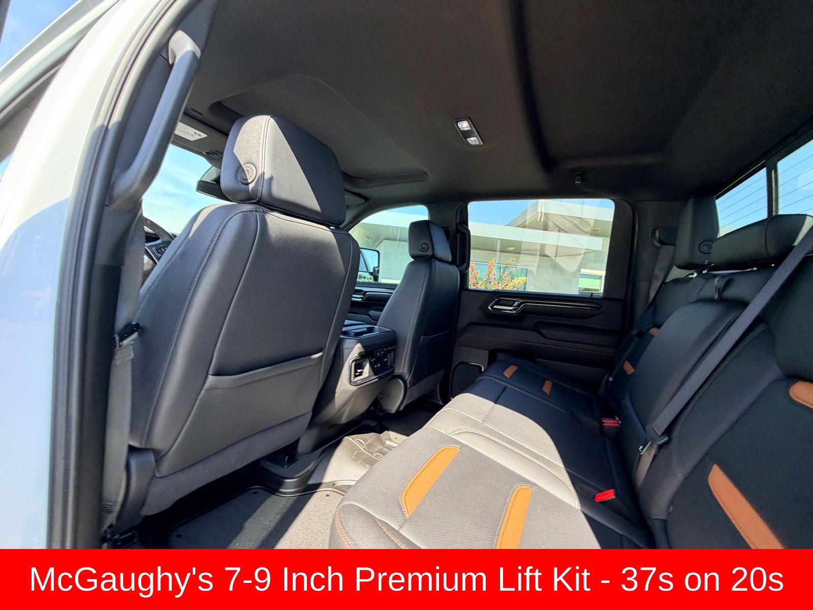 Used 2024 GMC Sierra 2500 AT4 w/ AT4 Preferred Package AWD/4WD image 4