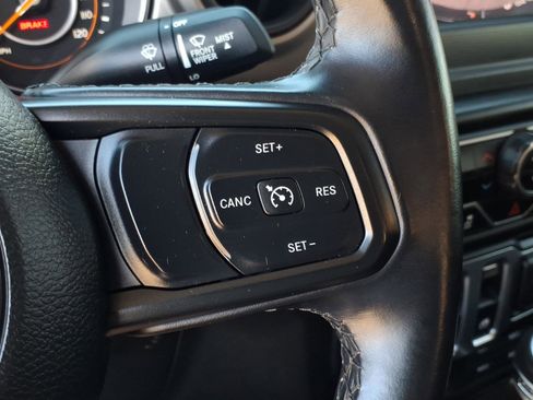 Used 2021 Jeep Wrangler Sport S image 32