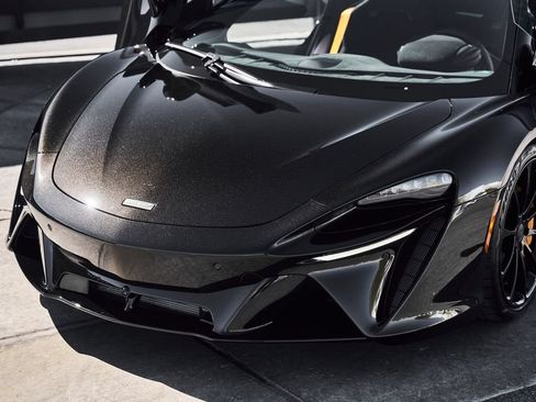 Used 2026 McLaren Artura RWD image 6