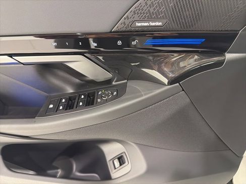 Used 2024 BMW 530i xDrive w/ Premium Package image 11