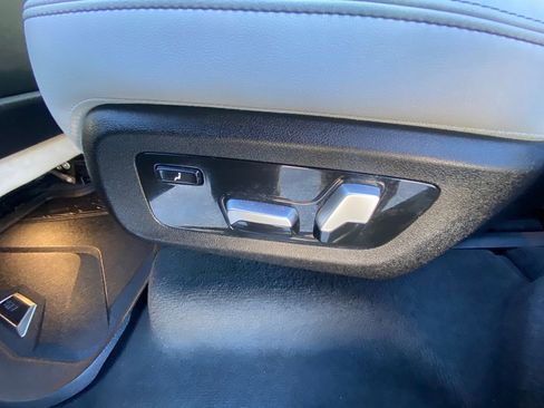 Used 2024 BMW X7 xDrive40i w/ Executive Package image 26