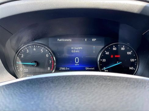 Used 2023 Ford Explorer XLT AWD/4WD image 25