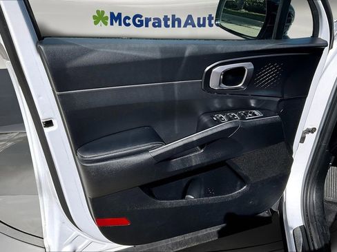 Used 2021 Kia Sorento S image 21