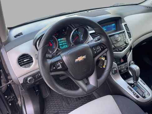 Used 2015 Chevrolet Cruze LS FWD image 15