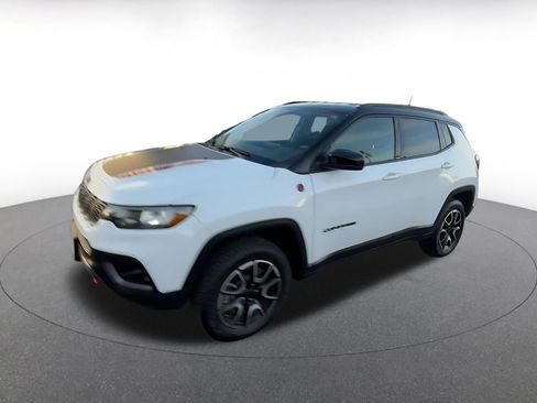 Used 2025 Jeep Compass Trailhawk AWD/4WD image 8
