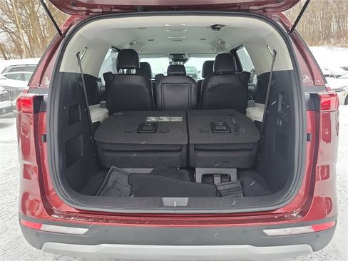 Certified 2023 Kia Carnival LX image 23