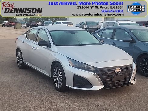 Used 2024 Nissan Altima 2.5 SV FWD image 1