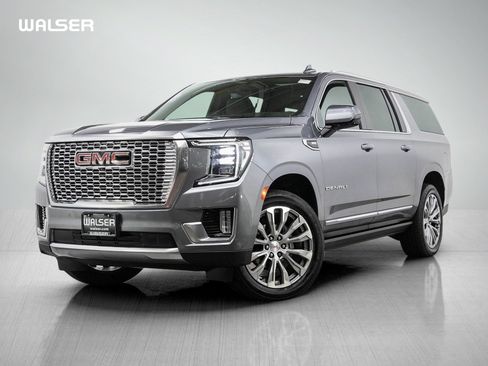 Used 2021 GMC Yukon XL Denali w/ Denali Premium Package AWD/4WD image 1