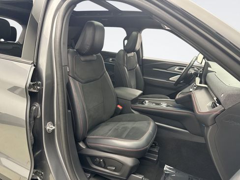 Used 2025 Ford Explorer ST AWD/4WD image 17