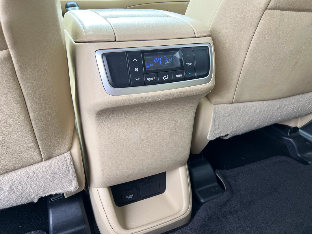 Used 2021 Toyota Highlander Platinum AWD/4WD image 32