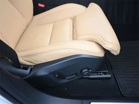 Used 2024 Volvo XC60 T8 Ultimate w/ Protection Package Premier image 24