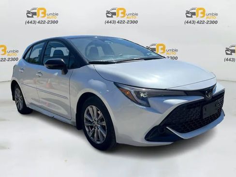 Used 2023 Toyota Corolla SE FWD image 3