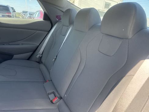 Used 2025 Hyundai Elantra SE FWD image 21