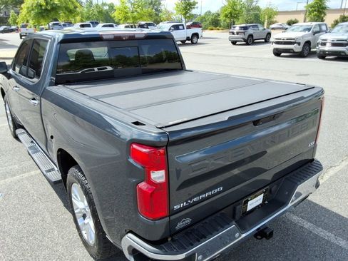 Used 2020 Chevrolet Silverado 1500 LTZ w/ LTZ Premium Package AWD/4WD image 10