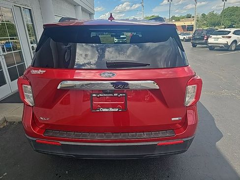 Used 2020 Ford Explorer XLT AWD/4WD image 5