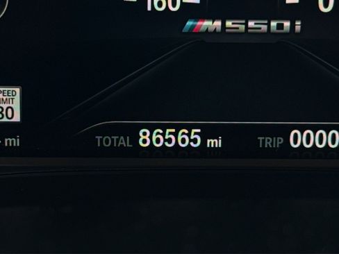 Used 2018 BMW M550i xDrive image 15