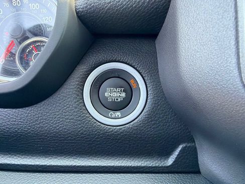 Used 2023 RAM 1500 Laramie RWD image 30