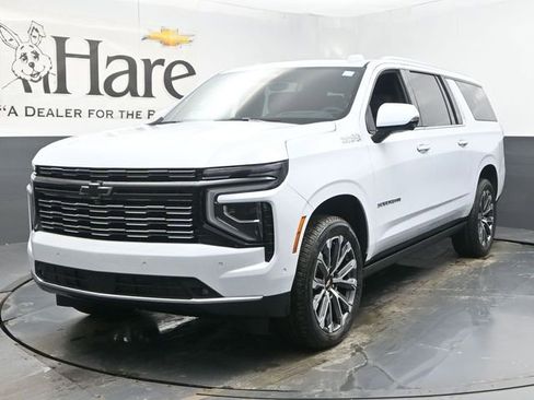 New 2026 Chevrolet Suburban High Country AWD/4WD image 13