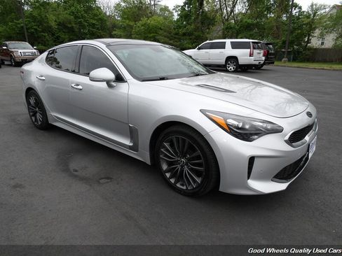 Used 2018 Kia Stinger Premium AWD/4WD image 3