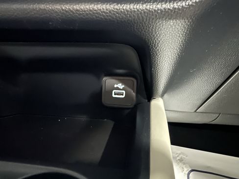 Used 2023 Honda HR-V LX image 15