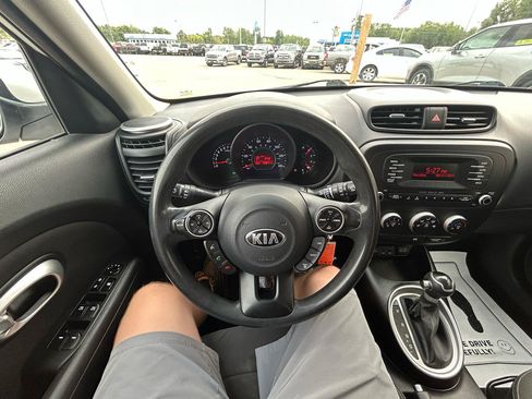 Used 2014 Kia Soul FWD image 26