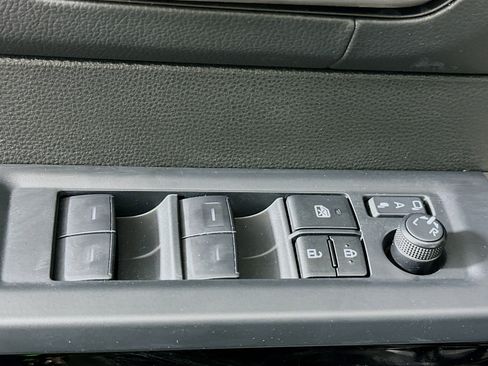 Used 2025 Toyota Tundra Limited image 15