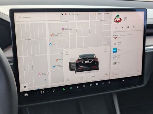 Used 2024 Tesla Model X image 25