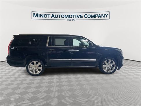 Used 2017 Cadillac Escalade ESV Premium Luxury image 9