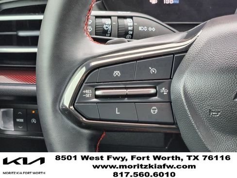 Used 2024 Chevrolet Traverse RS FWD image 28