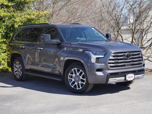Used 2023 Toyota Sequoia Limited AWD/4WD image 35