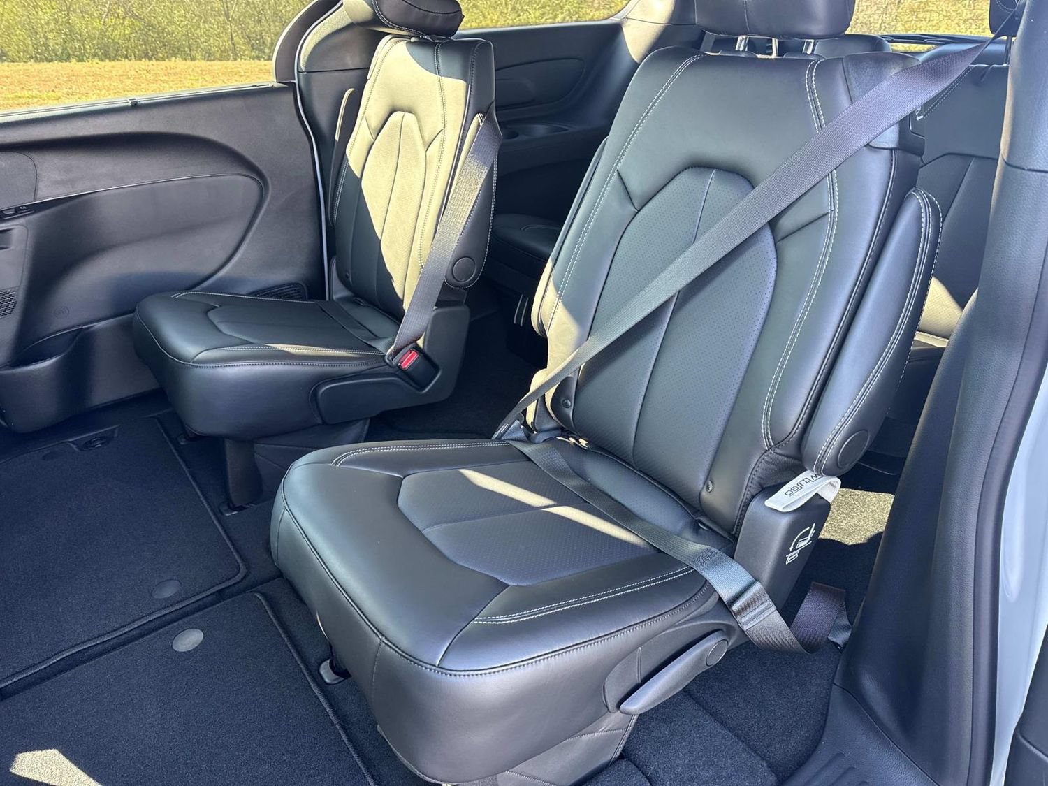 New 2026 Chrysler Pacifica Select w/ S Appearance Package FWD image 18