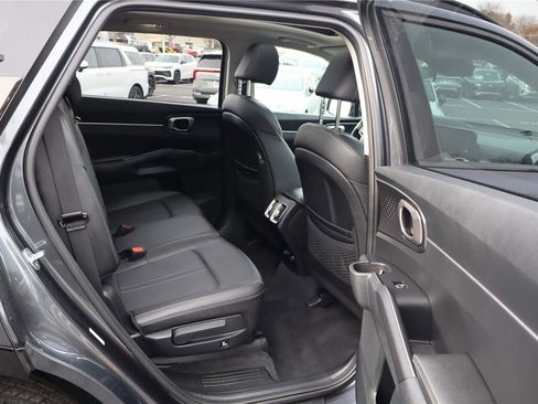 Certified 2023 Kia Sorento S w/ Panoramic Sunroof Package image 32
